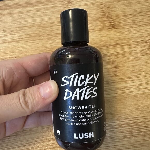 Lush Sticky Dates Shower Gel (3.3 Fl Oz) - Picture 1 of 3